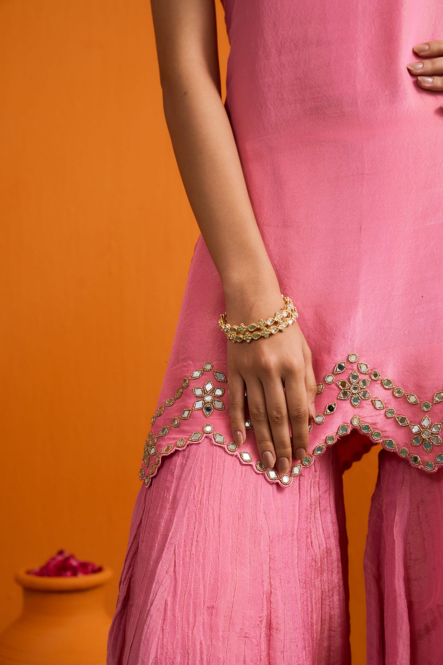 Nistya Gharara Set