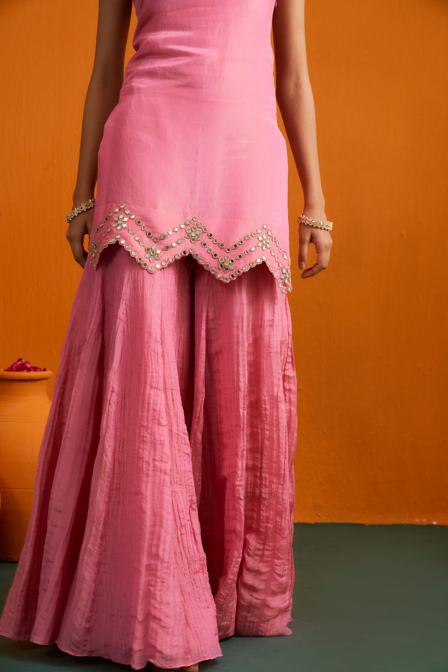 Nistya Gharara Set