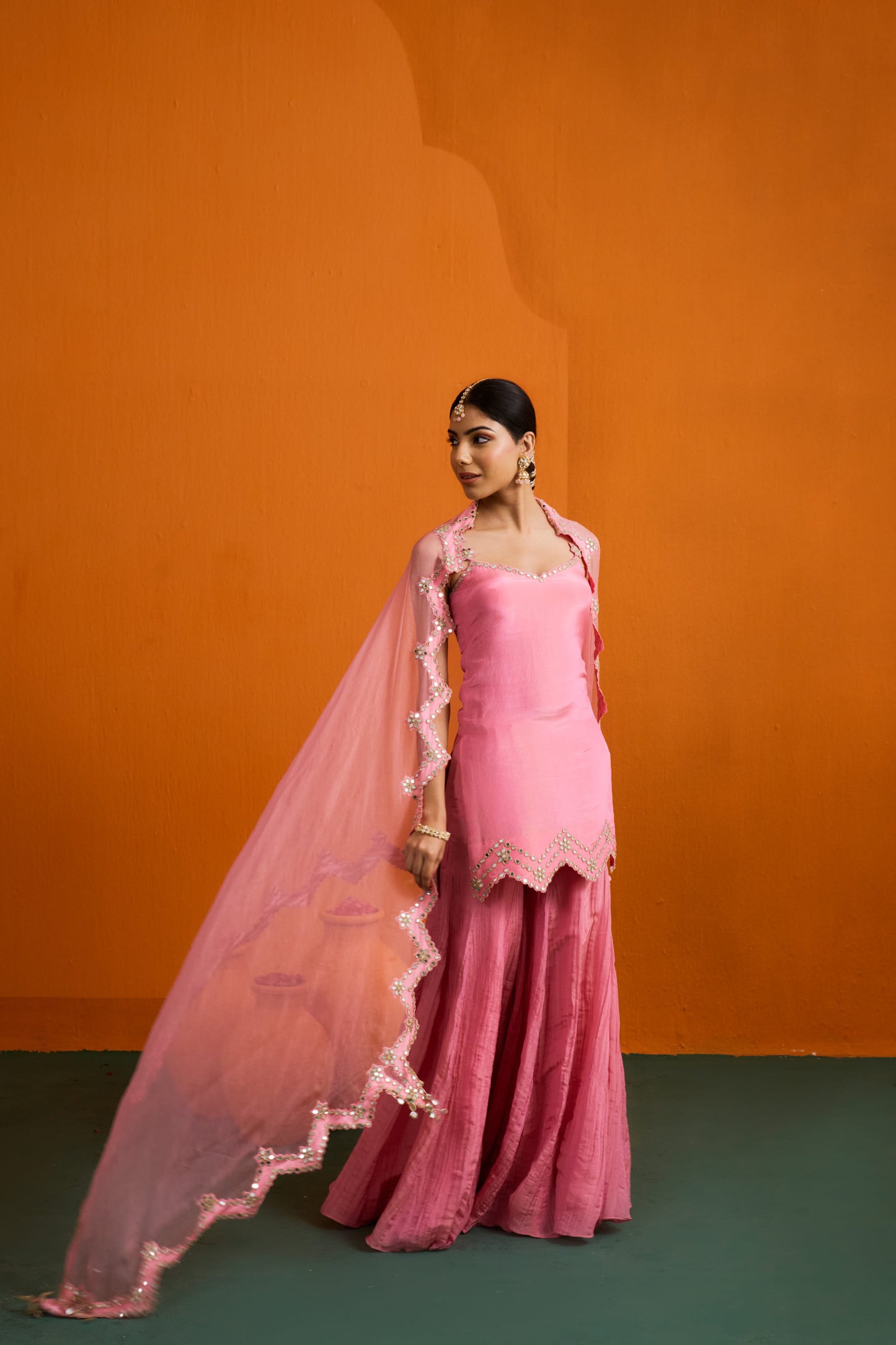 Nistya Gharara Set