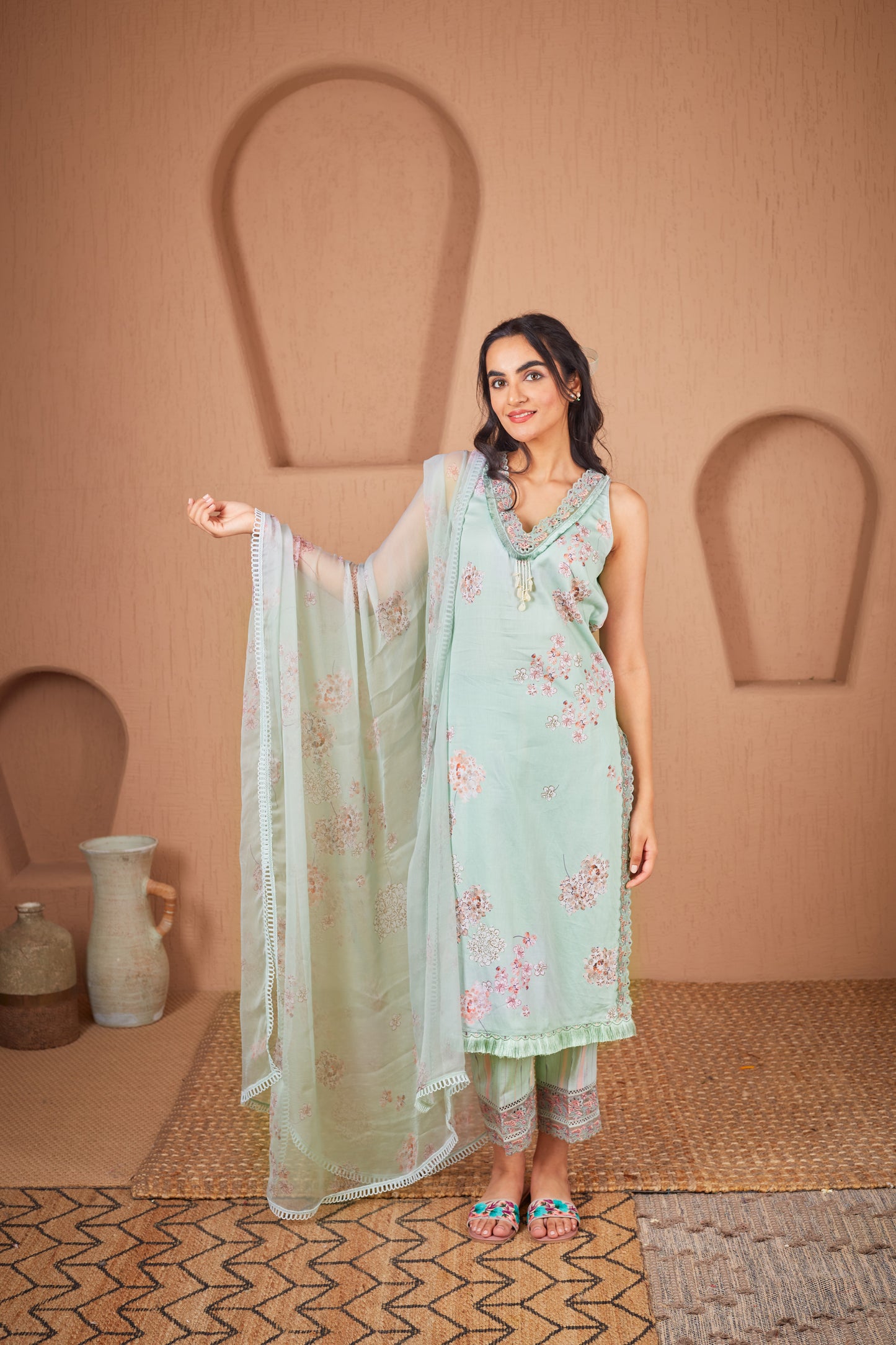 Lovebird Sleeveless Kurta Set