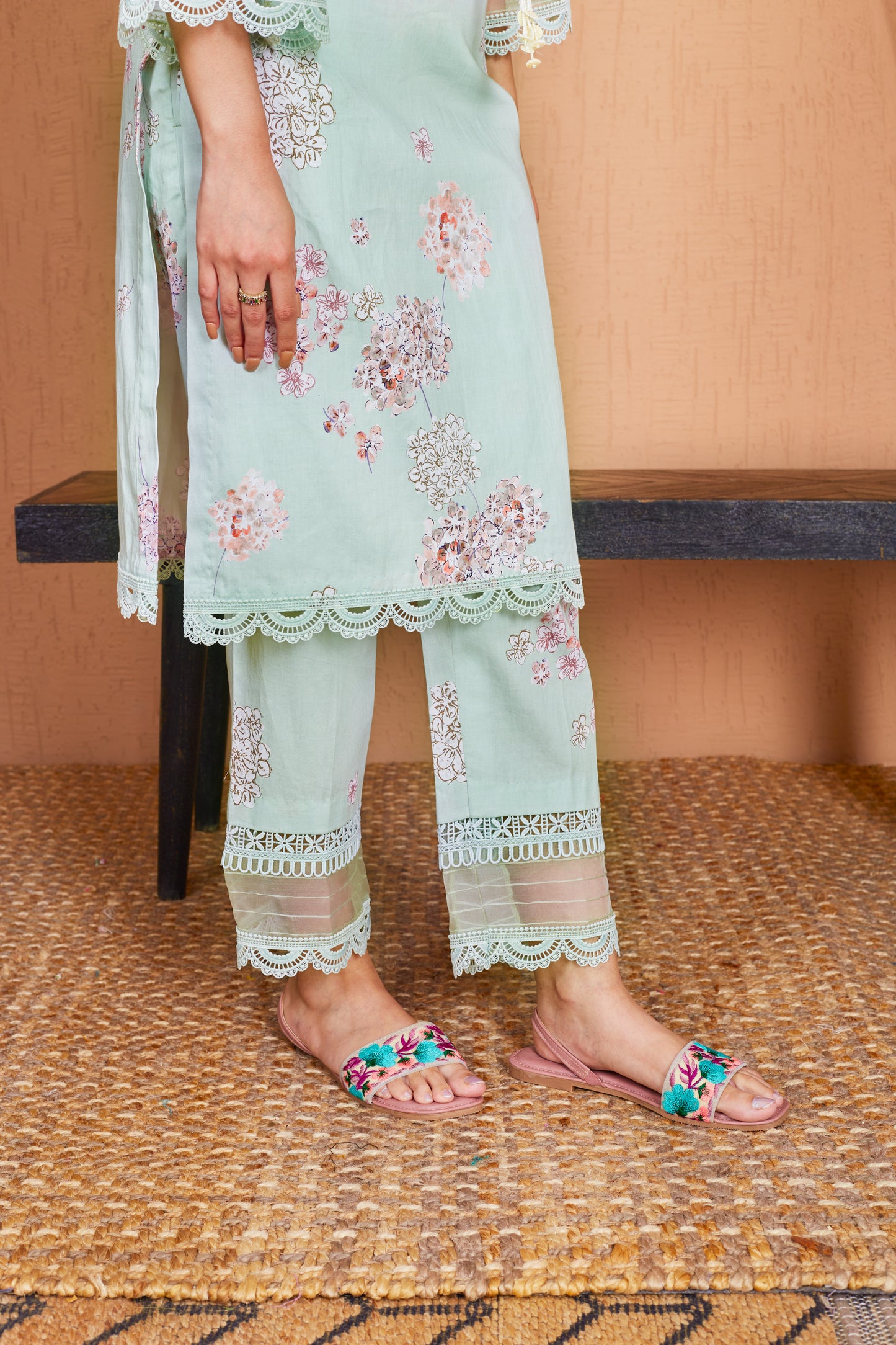 Lovebird Lace Kurta Set