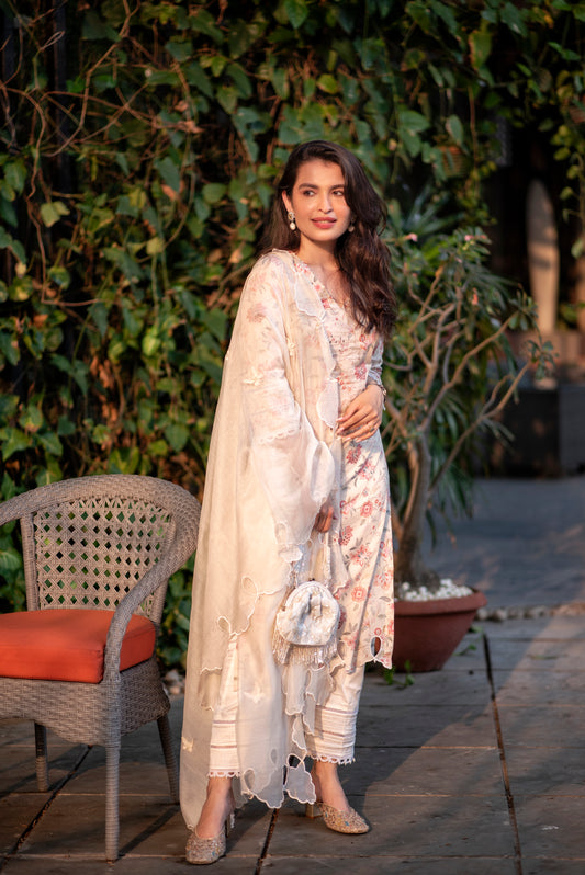 Saachi Bhasin Daga in Lily Kurta Set